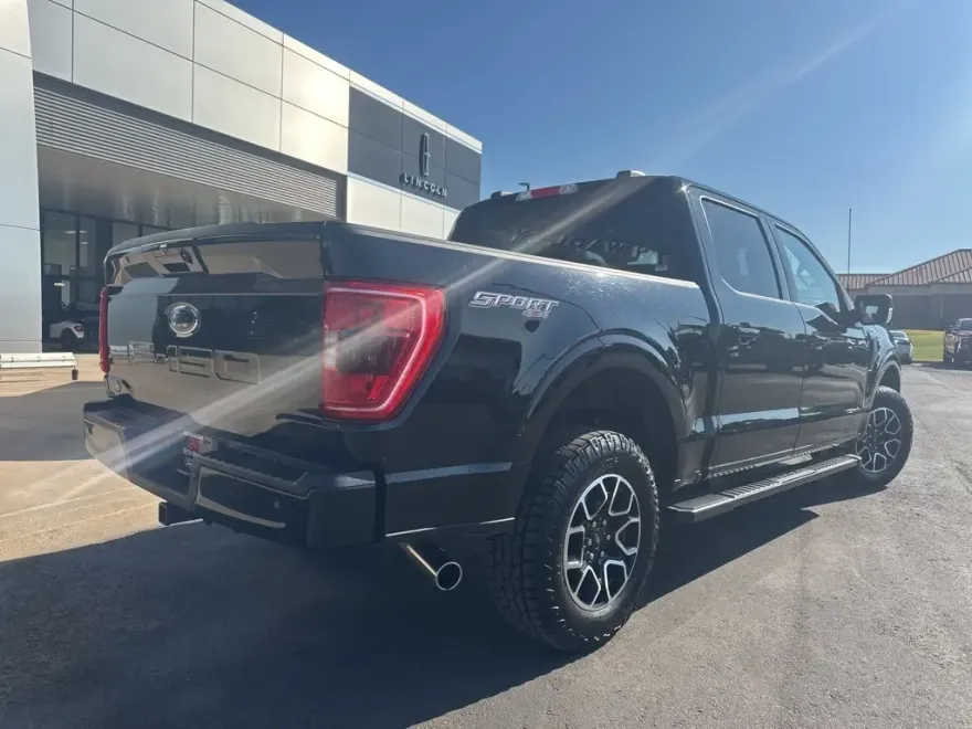 2023 Ford F-150 XLT photo 1