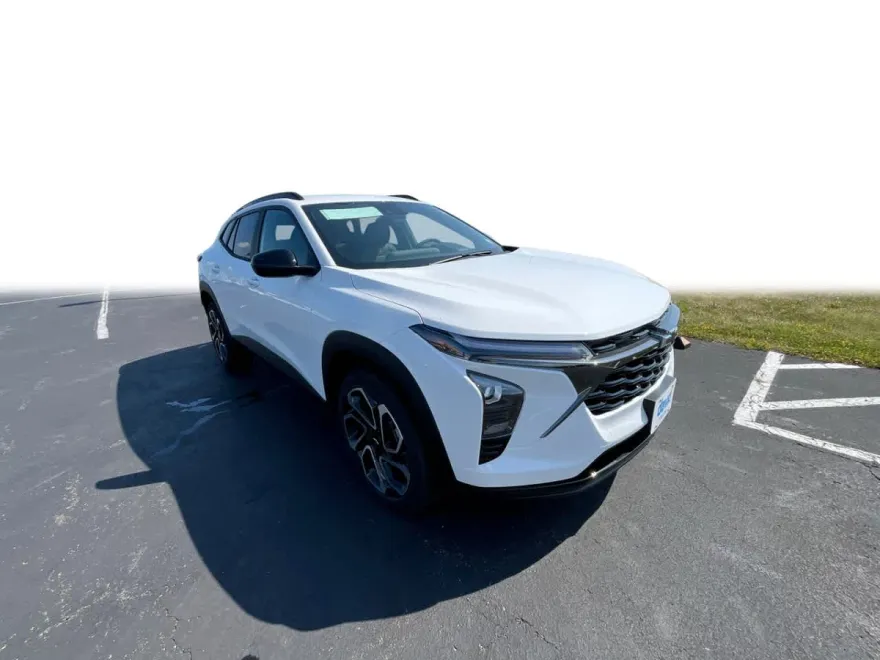 2025 Chevrolet Trax photo 1