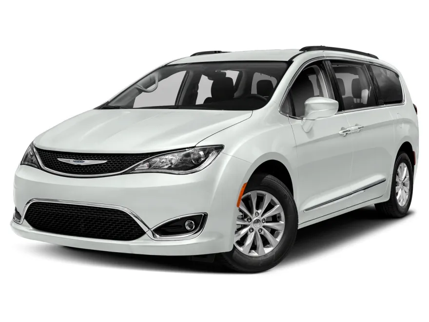 2019 Chrysler Pacifica Touring L photo 1