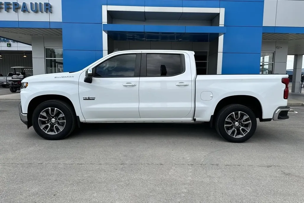 2021 Chevrolet Silverado 1500 LT photo 1