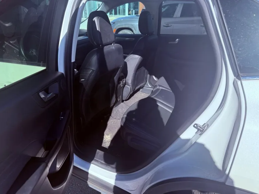 2021 Ford Escape Titanium Hybrid photo 1