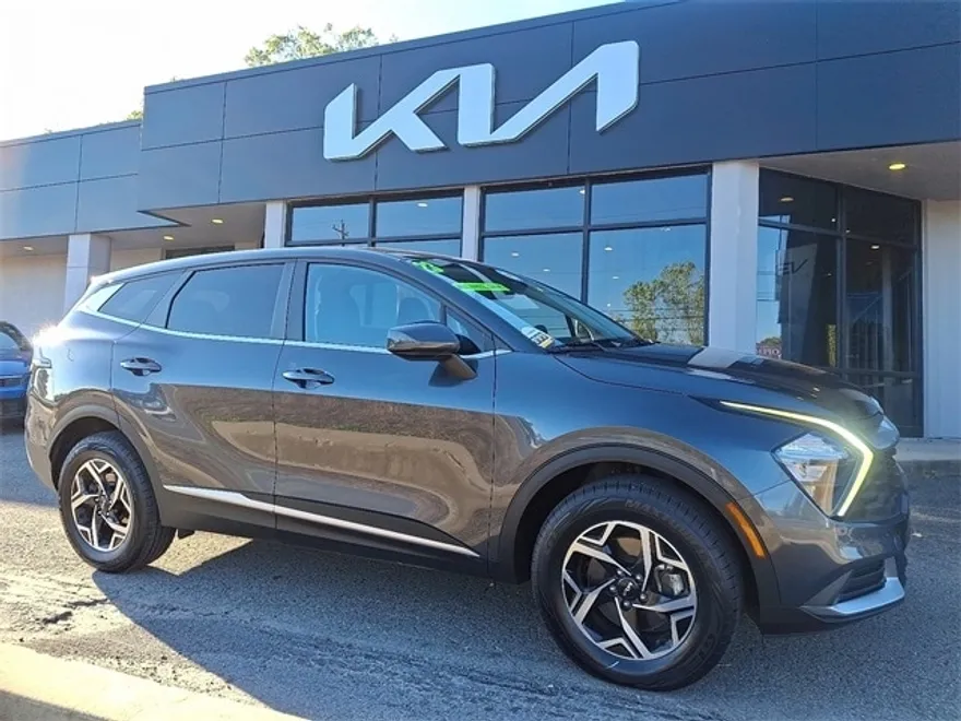 2023 Kia Sportage LX photo 1