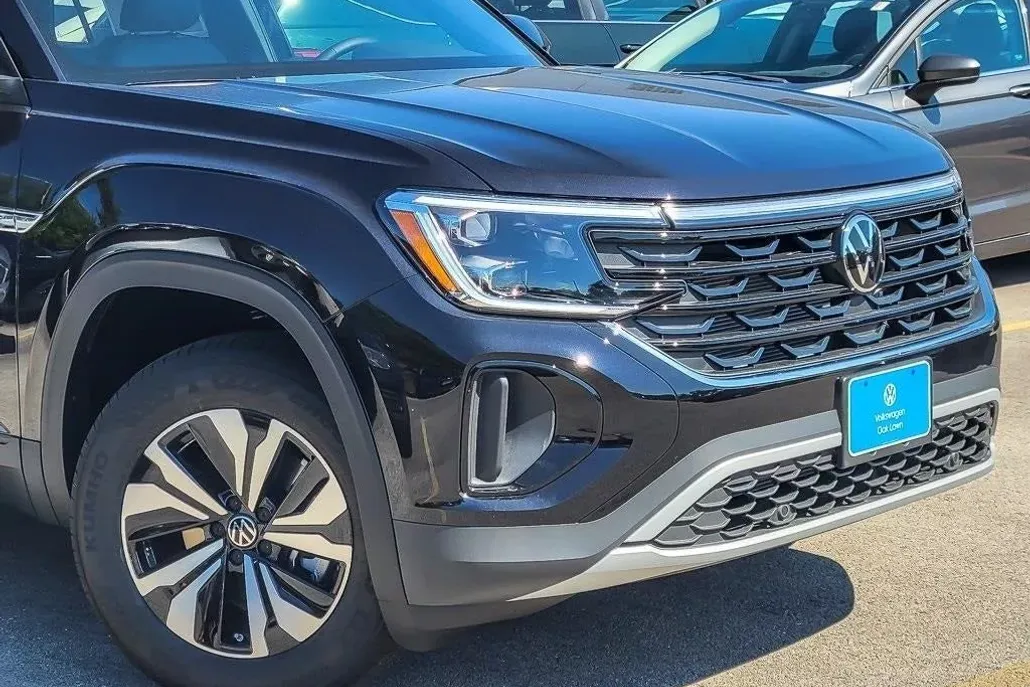 2026 Volkswagen Atlas Cross Sport SE photo 1