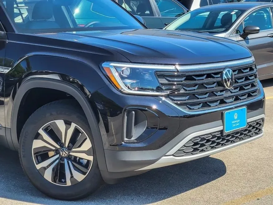 2026 Volkswagen Atlas Cross Sport SE photo 1