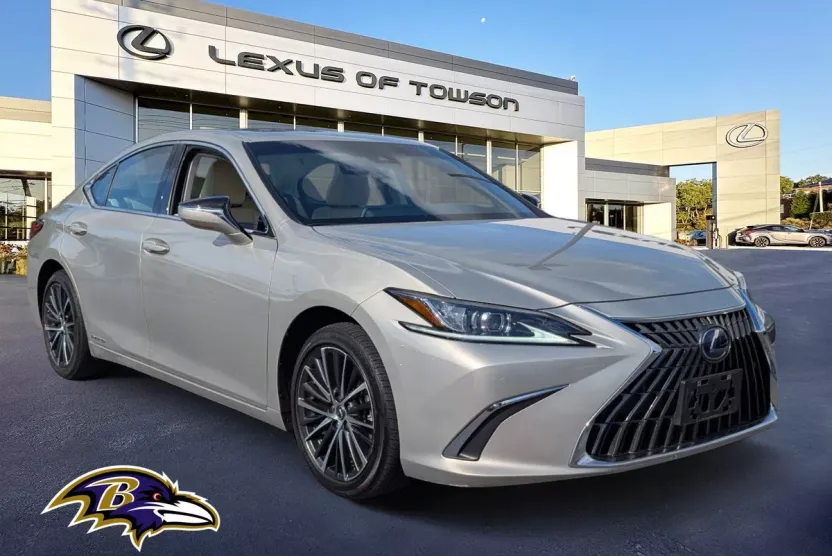 2022 Lexus ES 300h photo 1