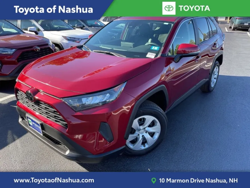 2022 Toyota RAV4 LE photo 1