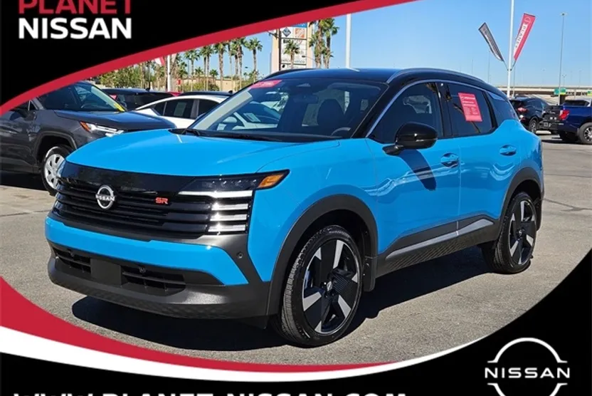 2025 Nissan Kicks SR photo 1