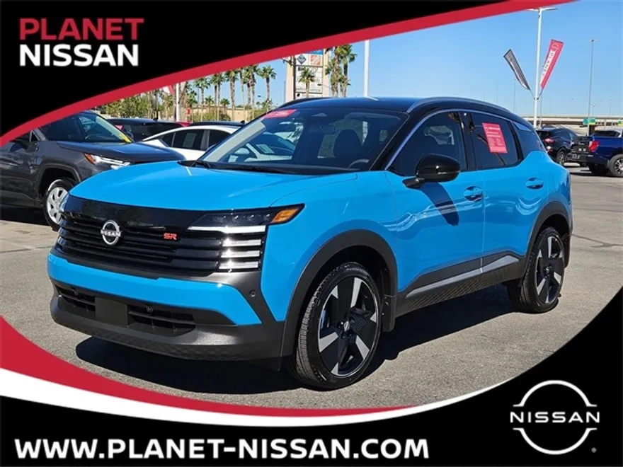 2025 Nissan Kicks SR photo 1