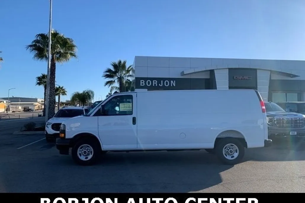 2025 Gmc Savana Cargo 2500 photo 1