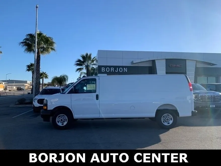 2025 Gmc Savana Cargo 2500 photo 1