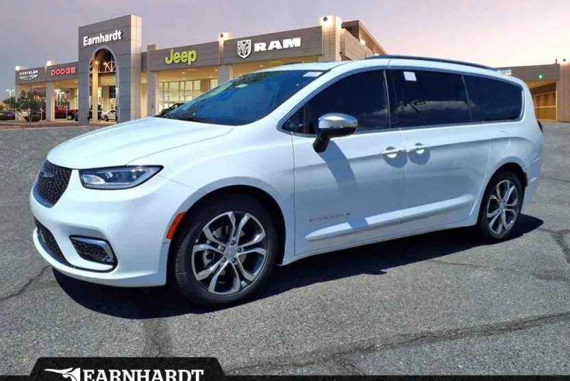 2026 Chrysler Pacifica Pinnacle photo 1