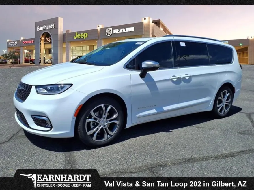 2026 Chrysler Pacifica Pinnacle photo 1