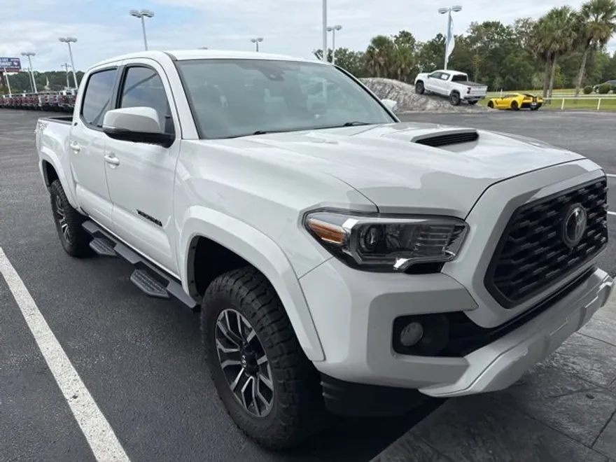 2023 Toyota Tacoma SR photo 1
