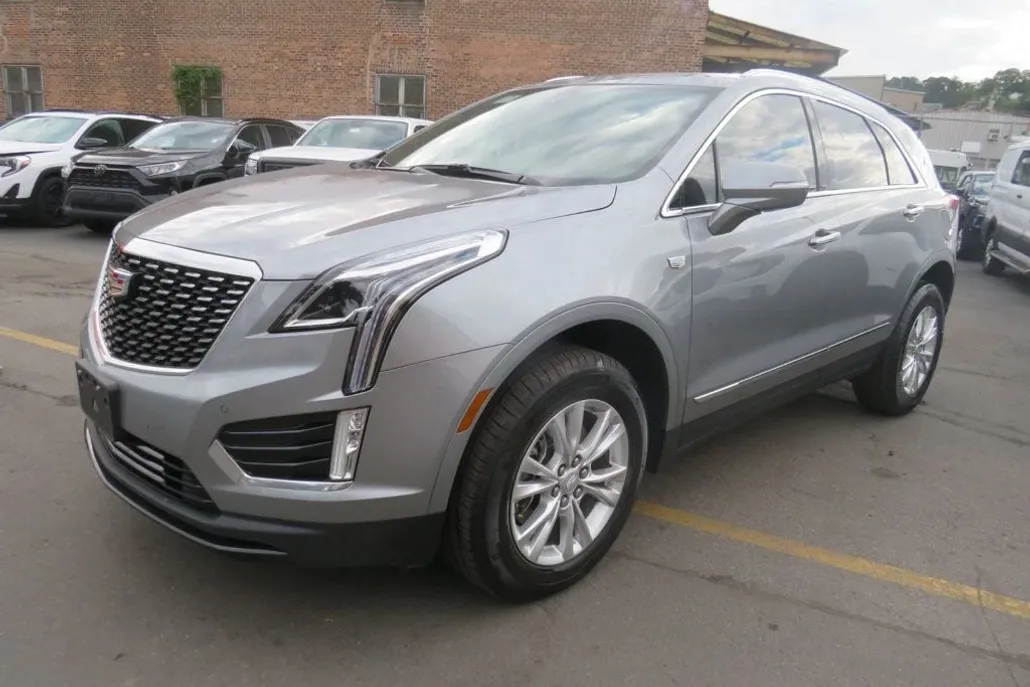2025 Cadillac XT5 Luxury photo 1