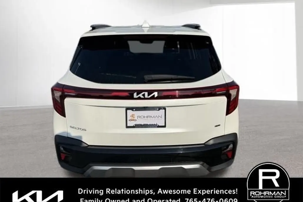 2024 Kia Seltos SX photo 1
