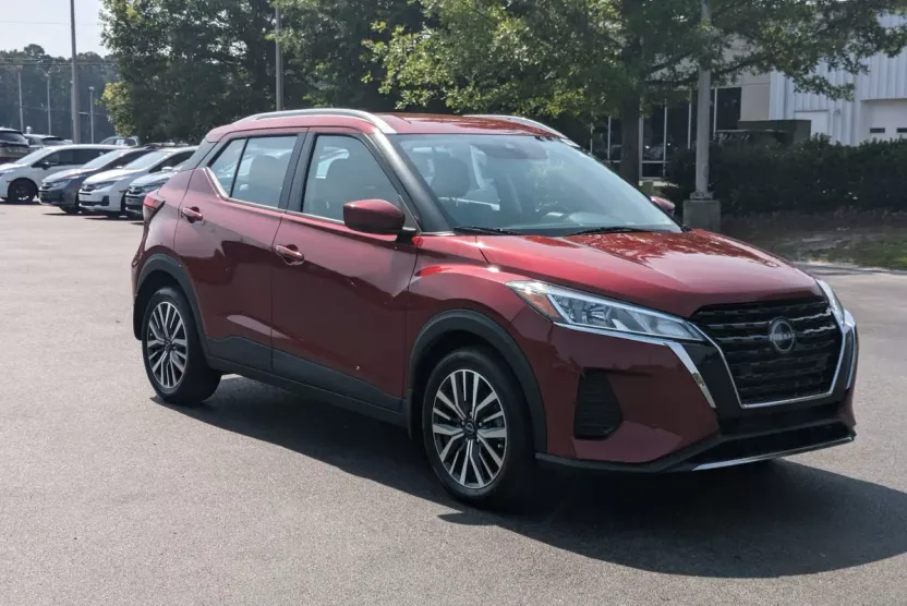 2022 Nissan Kicks SV photo 1