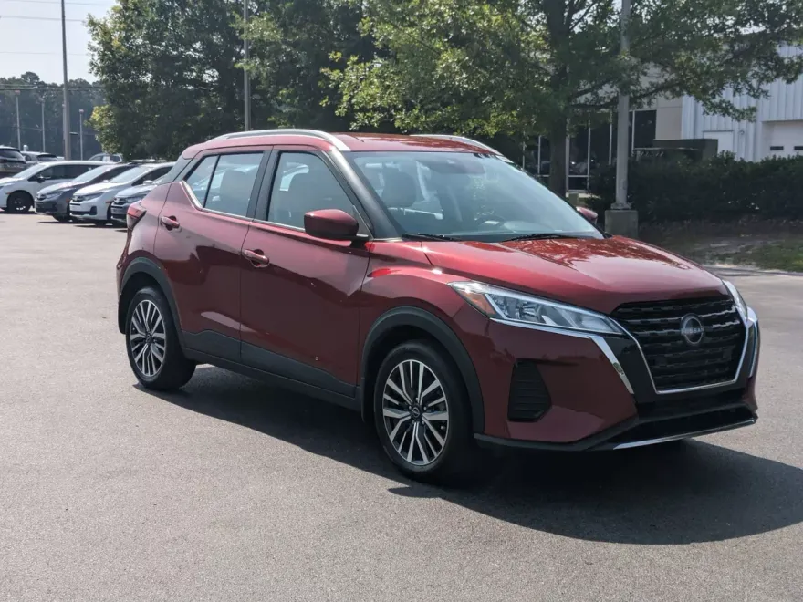 2022 Nissan Kicks SV photo 1