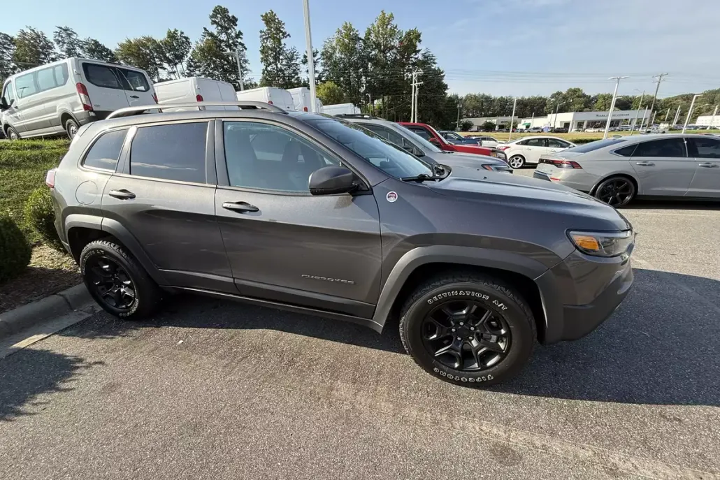 2019 Jeep Cherokee Trailhawk photo 1