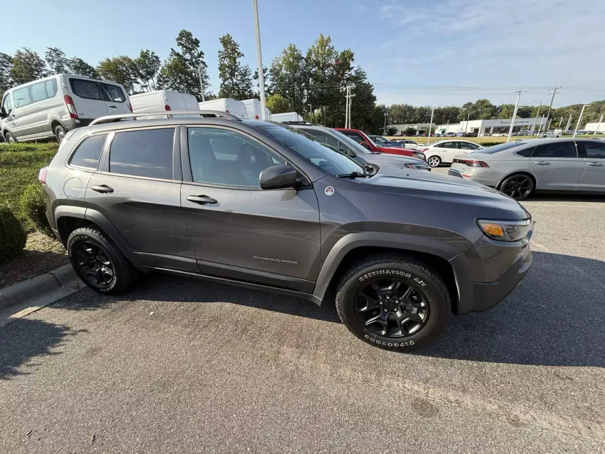 2019 Jeep Cherokee Trailhawk photo 1