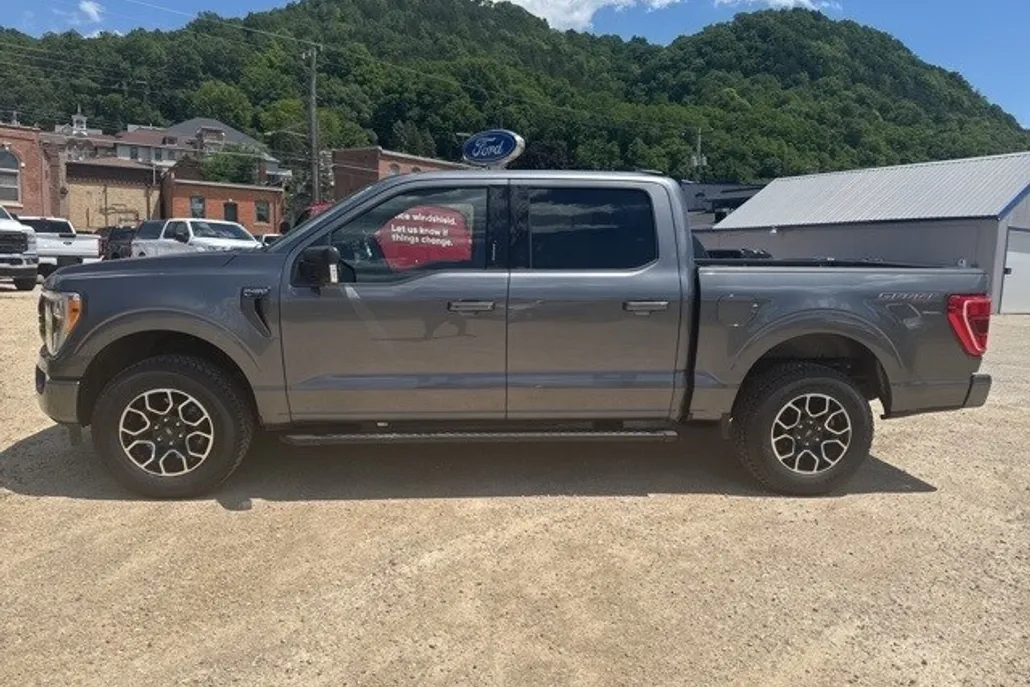 2022 Ford F-150 XLT photo 1