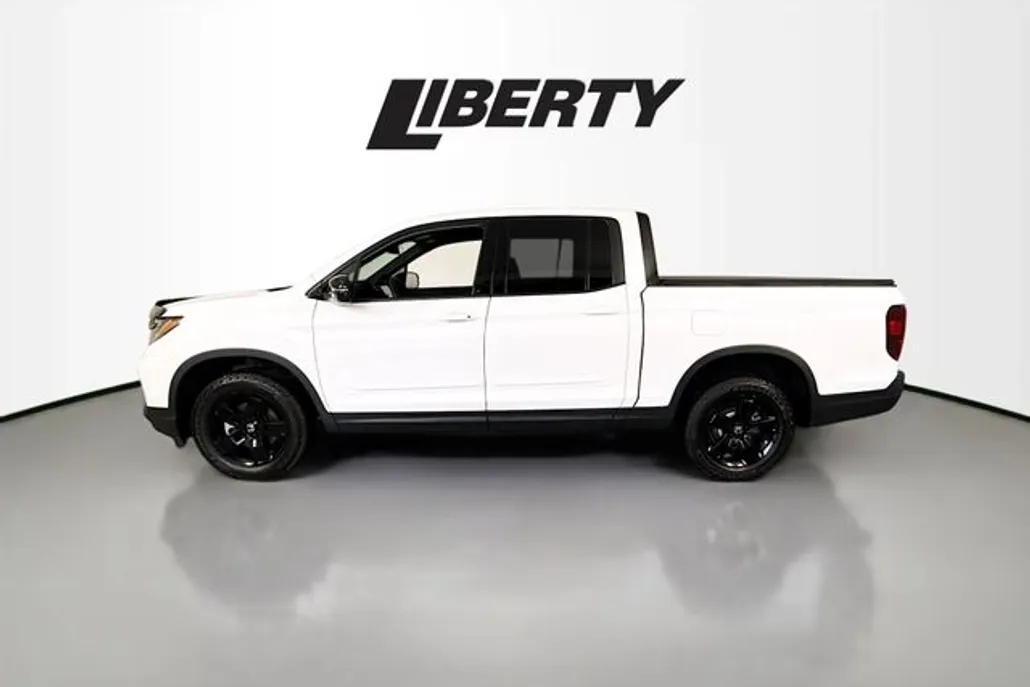 2025 Honda Ridgeline Black Edition photo 1