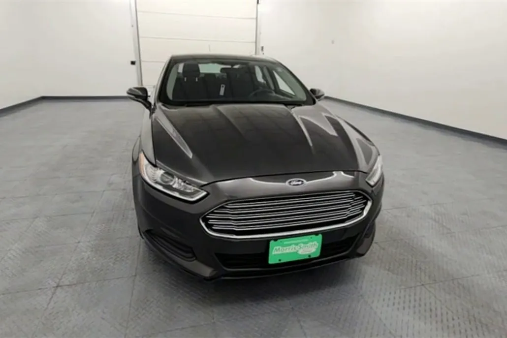 2016 Ford Fusion SE photo 1