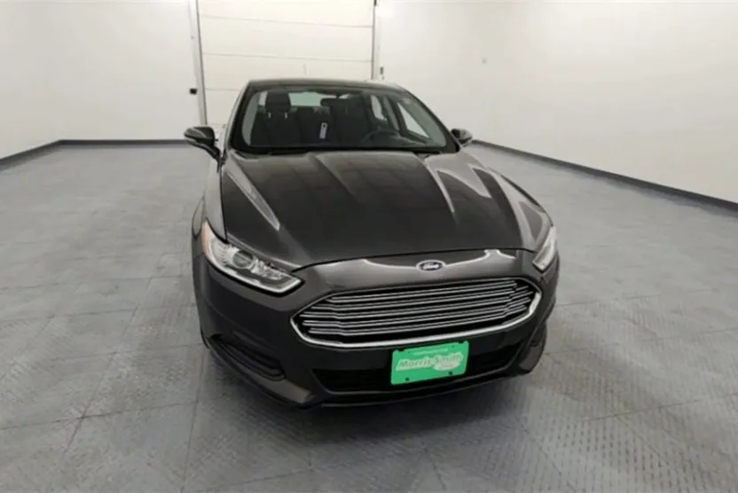 2016 Ford Fusion SE photo 1