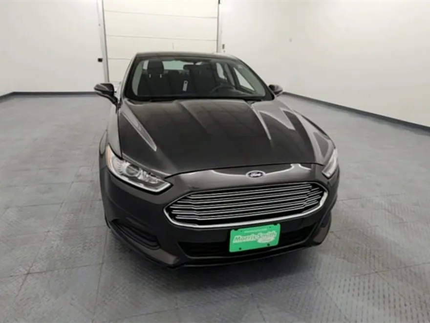 2016 Ford Fusion SE photo 1