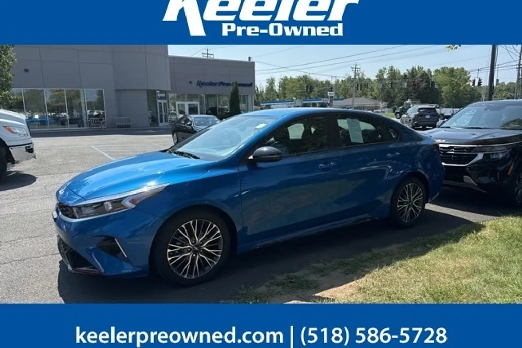 2022 Kia Forte GT-Line photo 1
