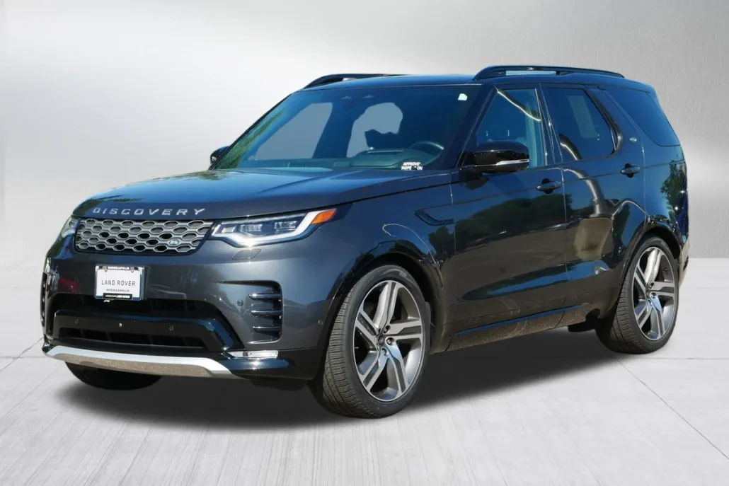 2024 Land Rover Discovery Metropolitan Edition photo 1