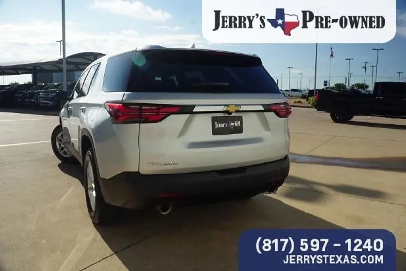 2022 Chevrolet Traverse LS photo 1