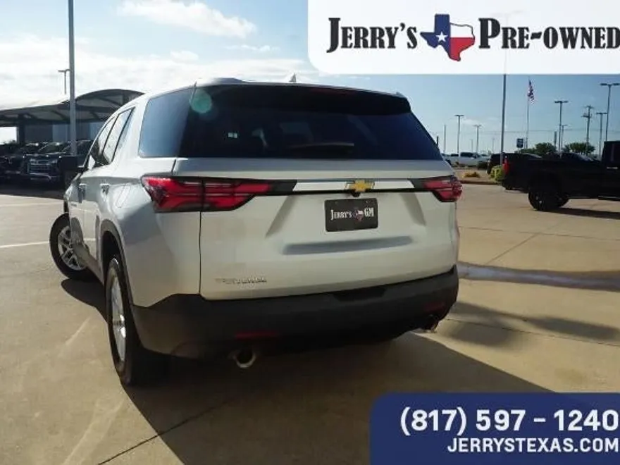 2022 Chevrolet Traverse LS photo 1