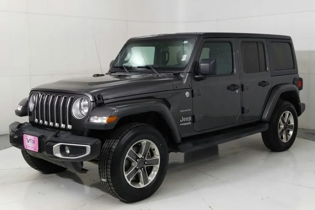 2020 Jeep Wrangler Unlimited Sahara photo 1