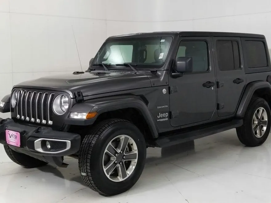 2020 Jeep Wrangler Unlimited Sahara photo 1
