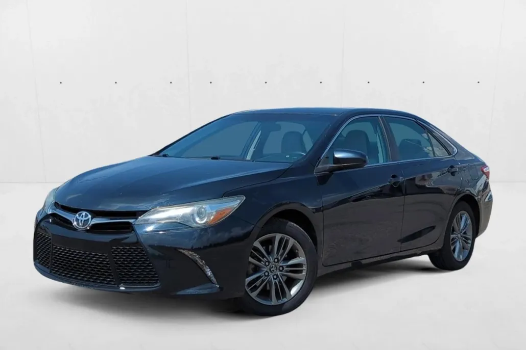 2016 Toyota Camry SE photo 1