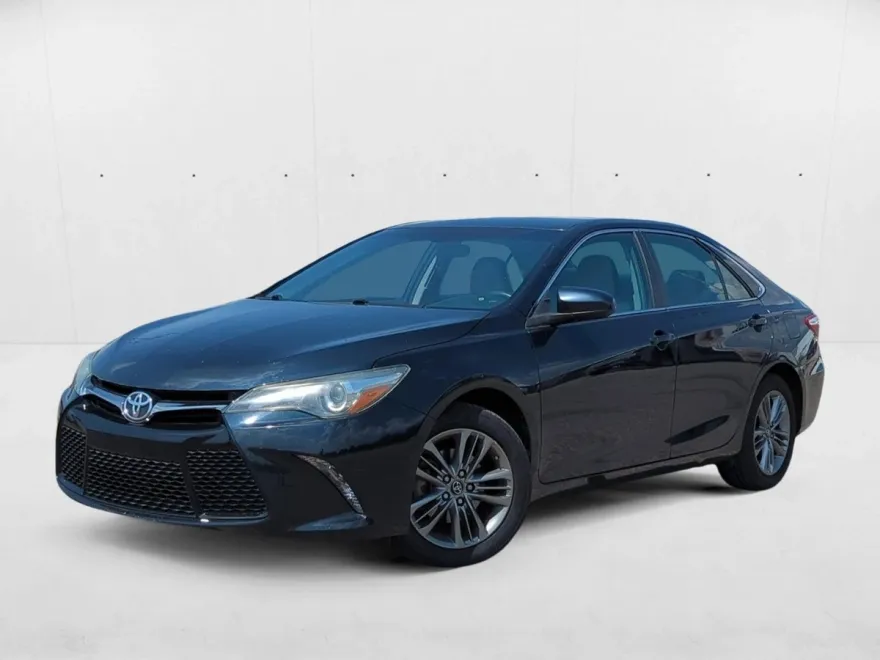 2016 Toyota Camry SE photo 1