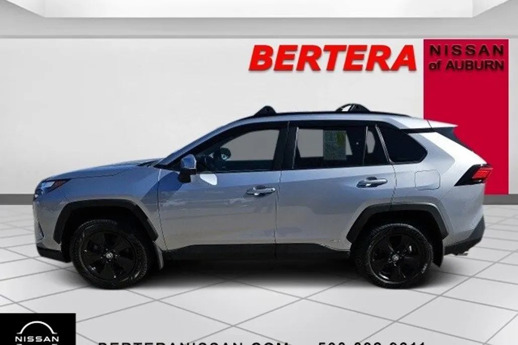 2022 Toyota RAV4 Hybrid XLE photo 1