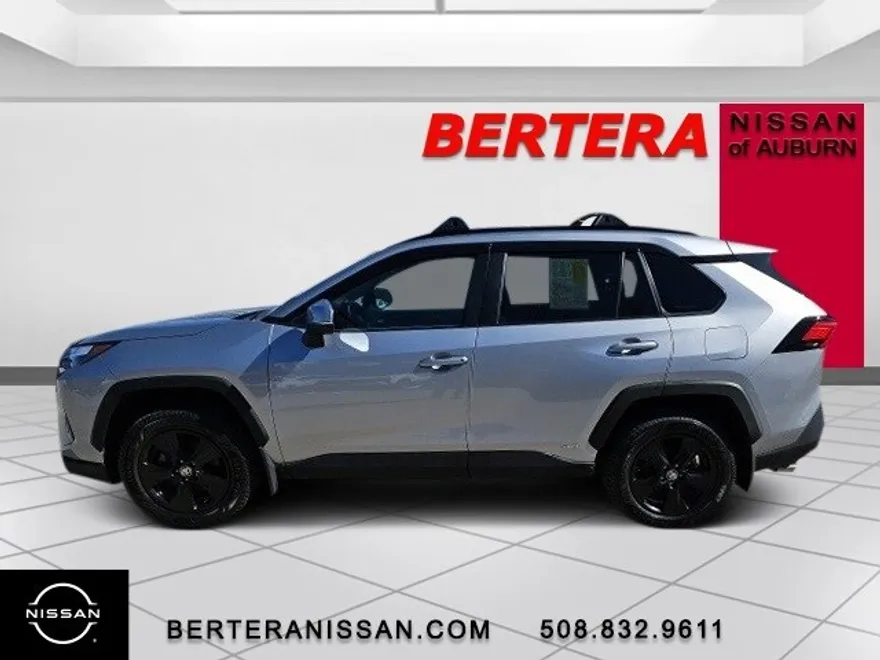 2022 Toyota RAV4 Hybrid XLE photo 1