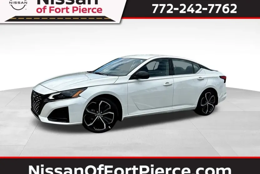 2024 Nissan Altima 2.5 SR photo 1