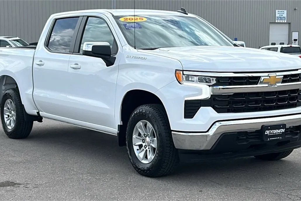 2025 Chevrolet Silverado 1500 LT photo 1