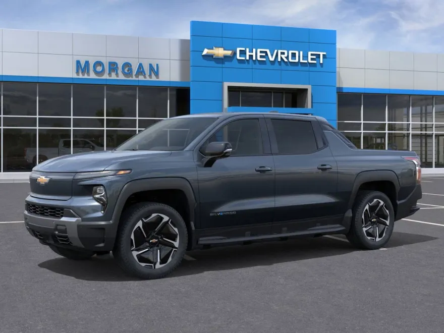 2026 Chevrolet Silverado photo 1