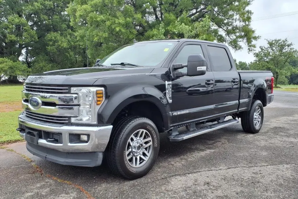 2019 Ford F-250 Lariat photo 1