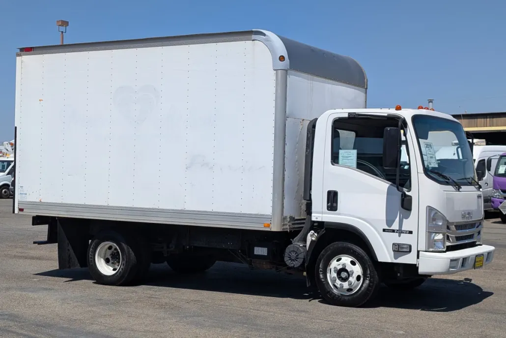 2016 Isuzu NPR photo 1