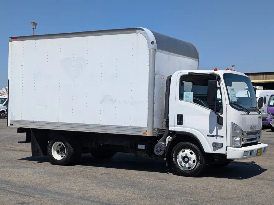 2016 Isuzu NPR photo 1