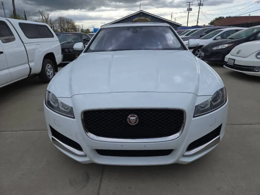 2018 Jaguar XF 25t photo 1