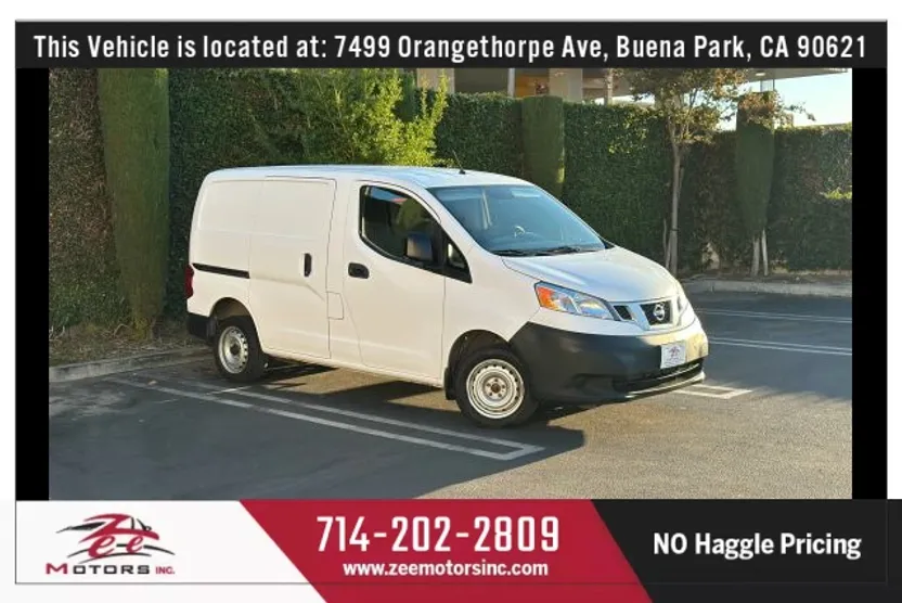 2017 Nissan NV200 S photo 1