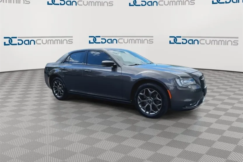 2015 Chrysler 300 S photo 1