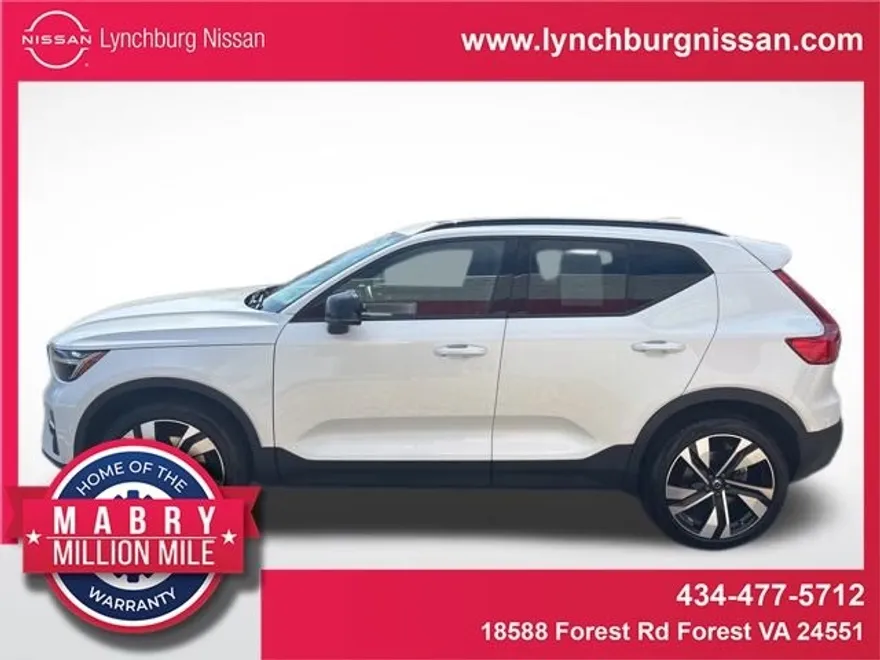2023 Volvo XC40 Plus photo 1