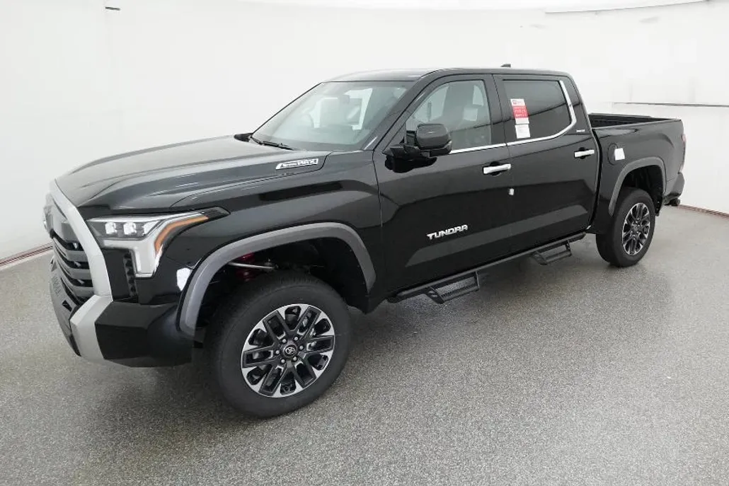 2025 Toyota Tundra Limited CrewMax photo 1