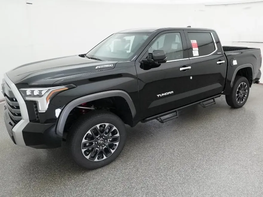 2025 Toyota Tundra Limited CrewMax photo 1